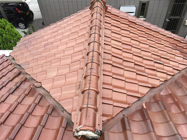 瓦屋根の谷板金
